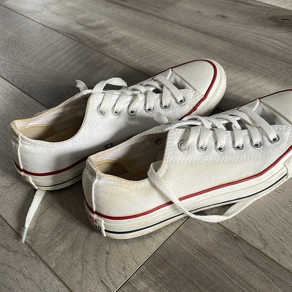 Converse White Sneaker - Picture 7 of 7